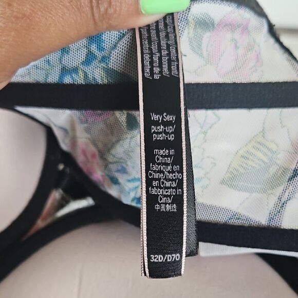 Victoria's Secret Pink and Black Floral Push-Up Bra - Picture 11 of 16